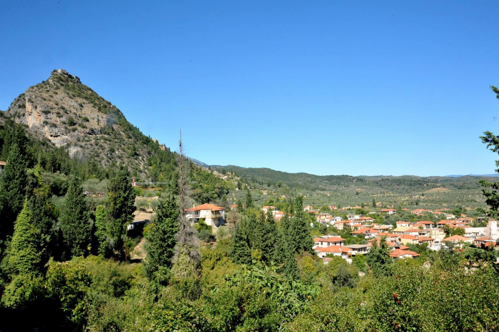 Apartmán Elegant Stone Mansion In Historic Mystras Exteriér fotografie